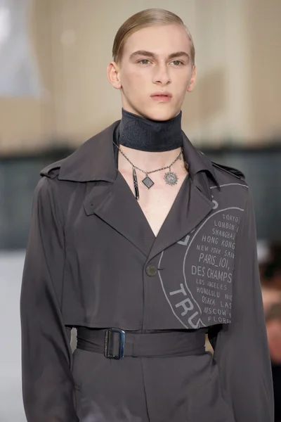 Look 23